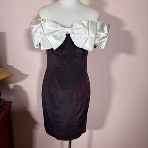 Vintage 1980 90 Retro Off the shoulder Bow Burgundy black formal mini Dress Sz 4